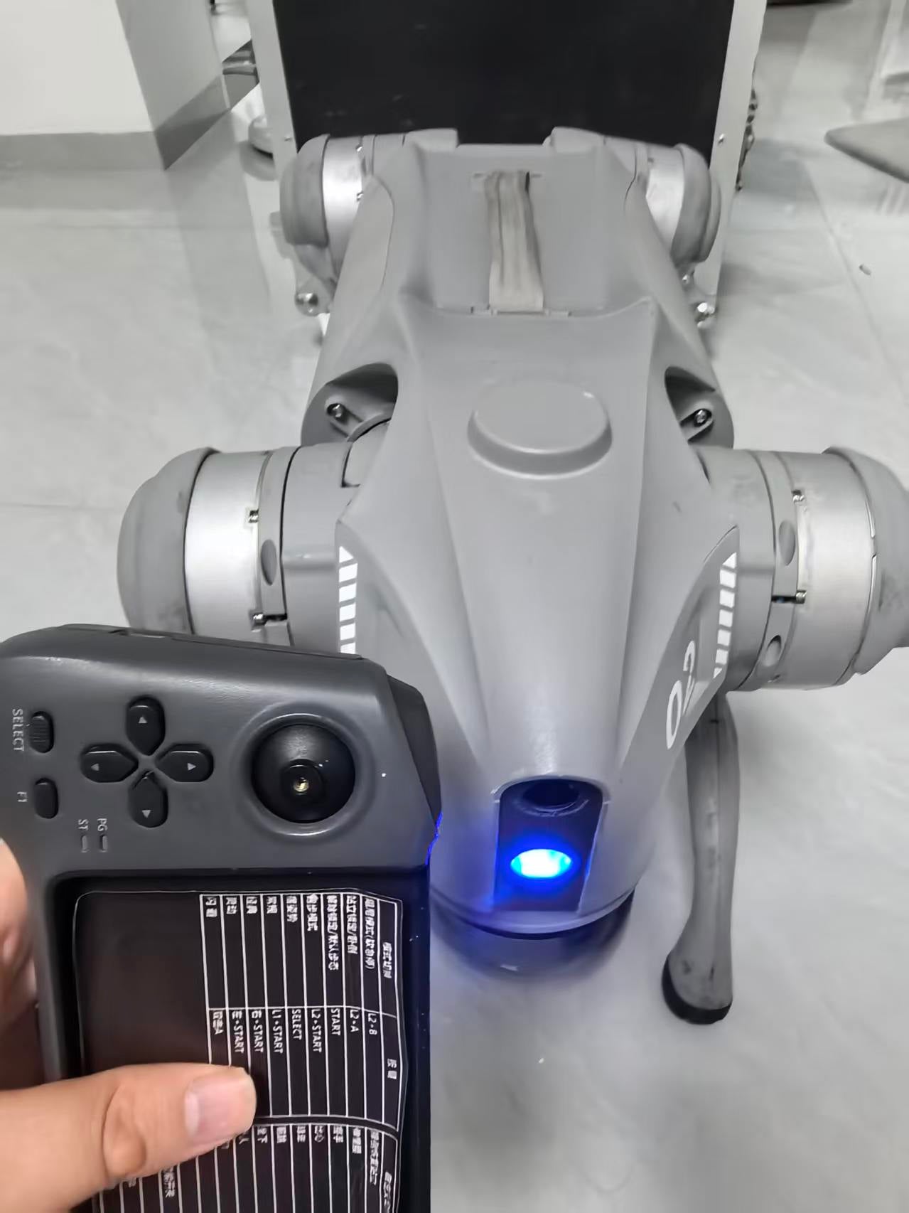 Unitree GO2 PRO Long-lasting battery  comes with a remote  second-hand  from china
